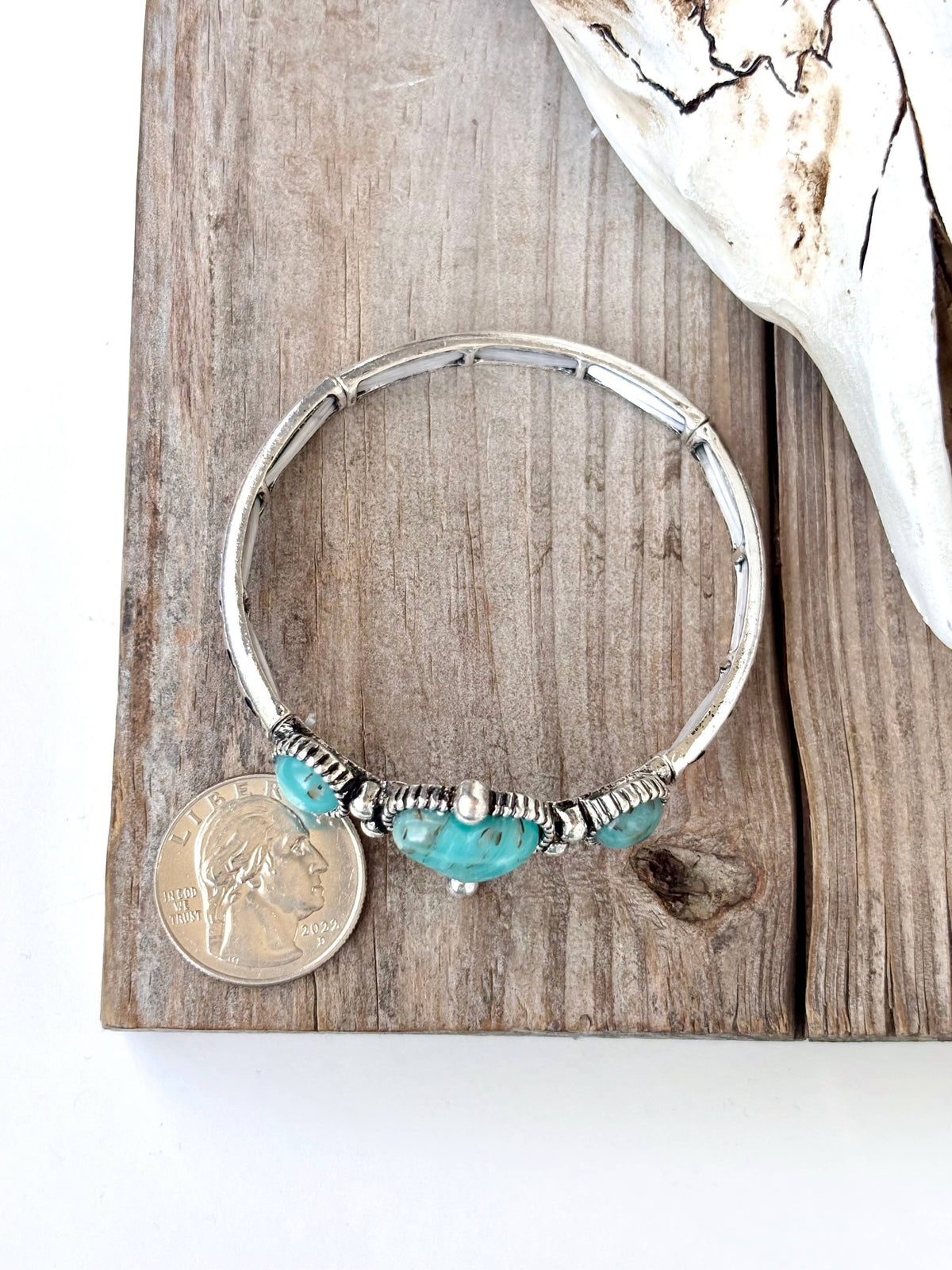 Western Style Heart Turquoise Stone Stretch Bangle Bracelet: Oval Black